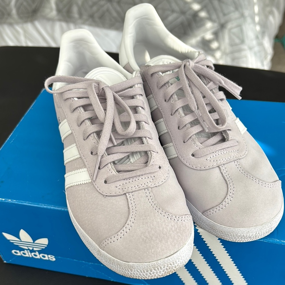 Adidas Gazelle Women's Light Purple/Gray Sneakers